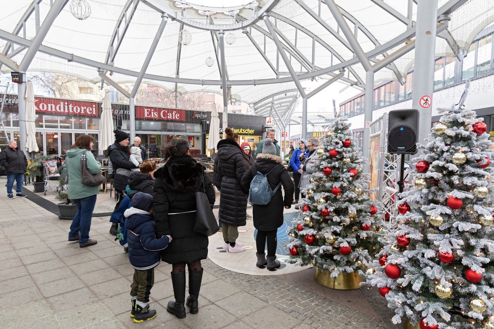 Foto: Nikolaus im Großfeldzentrum