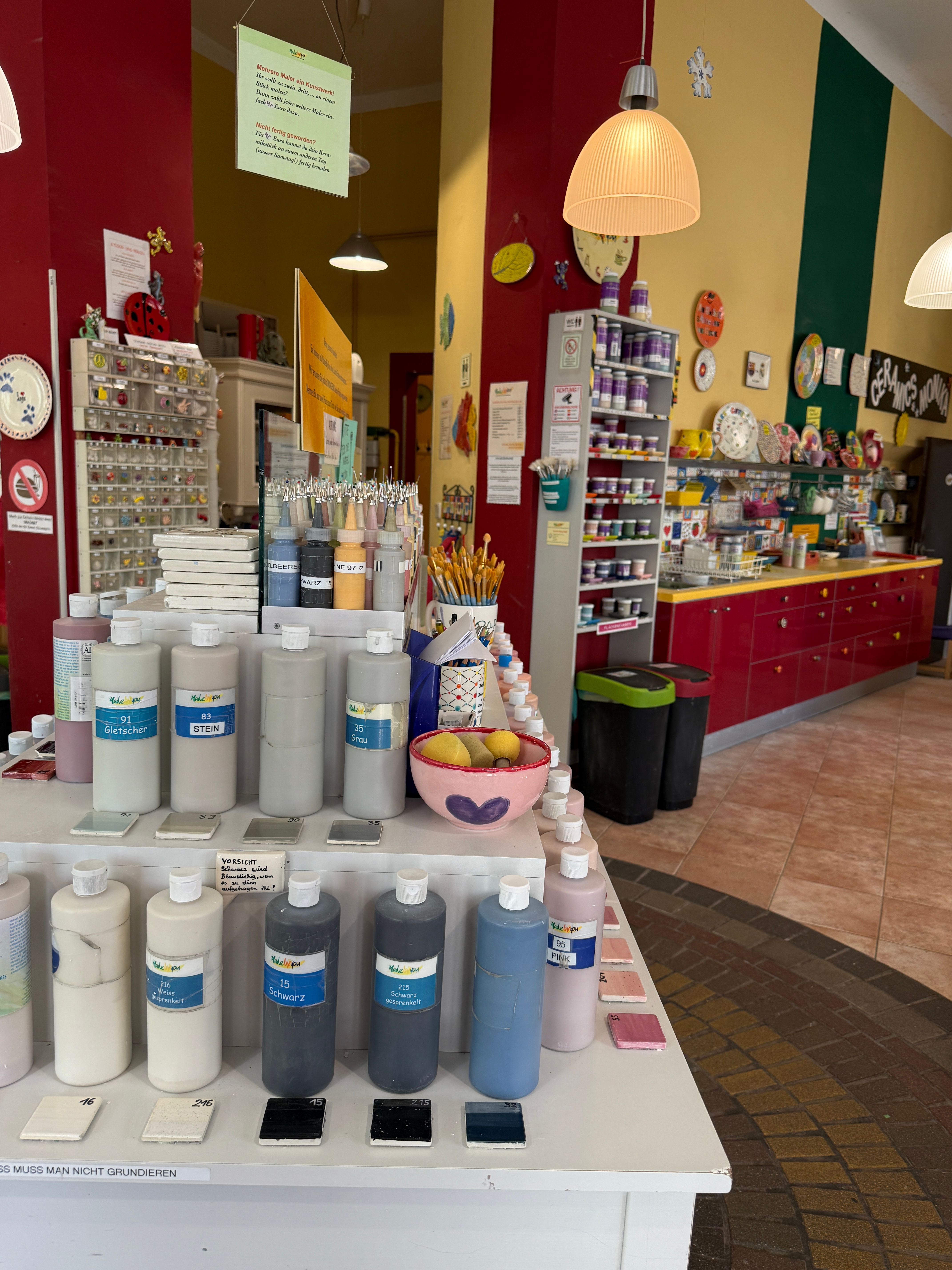 Foto: Made By You - Keramik selbst bemalen!