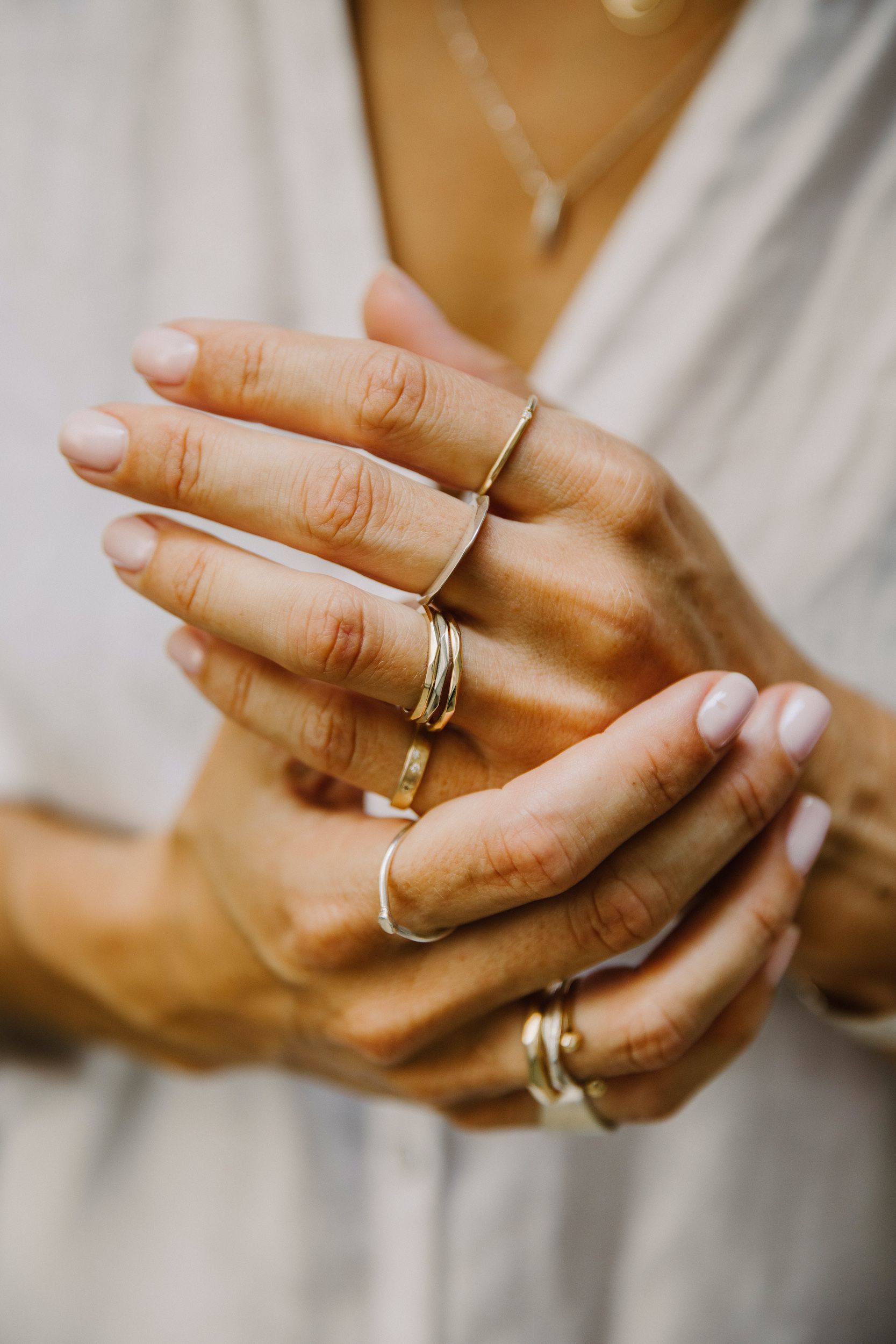 Foto: Hände mit Schmuck