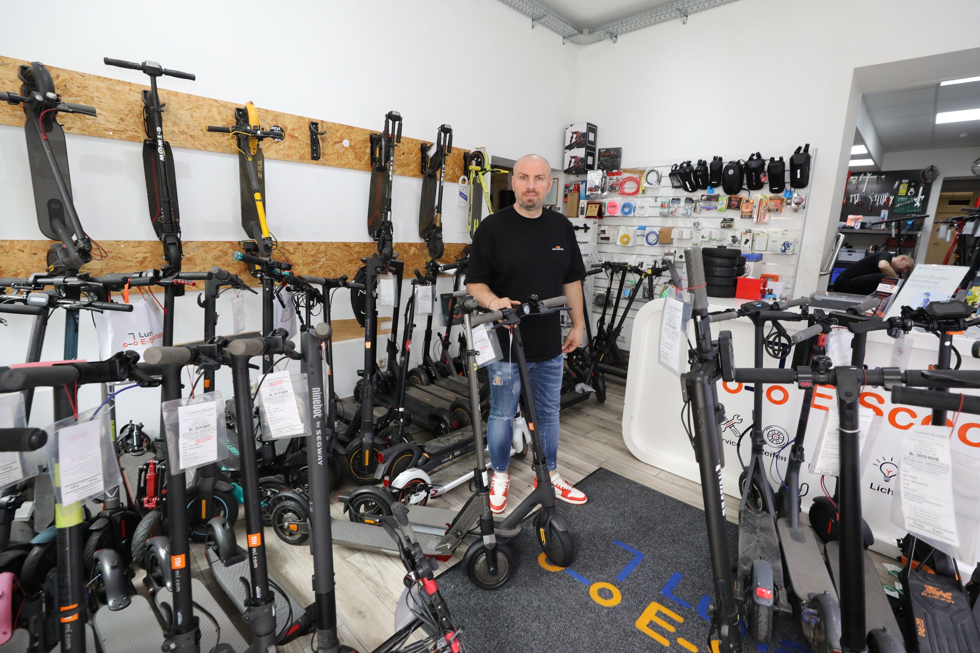 Foto: Verkaufsraum Luna E-Scooter