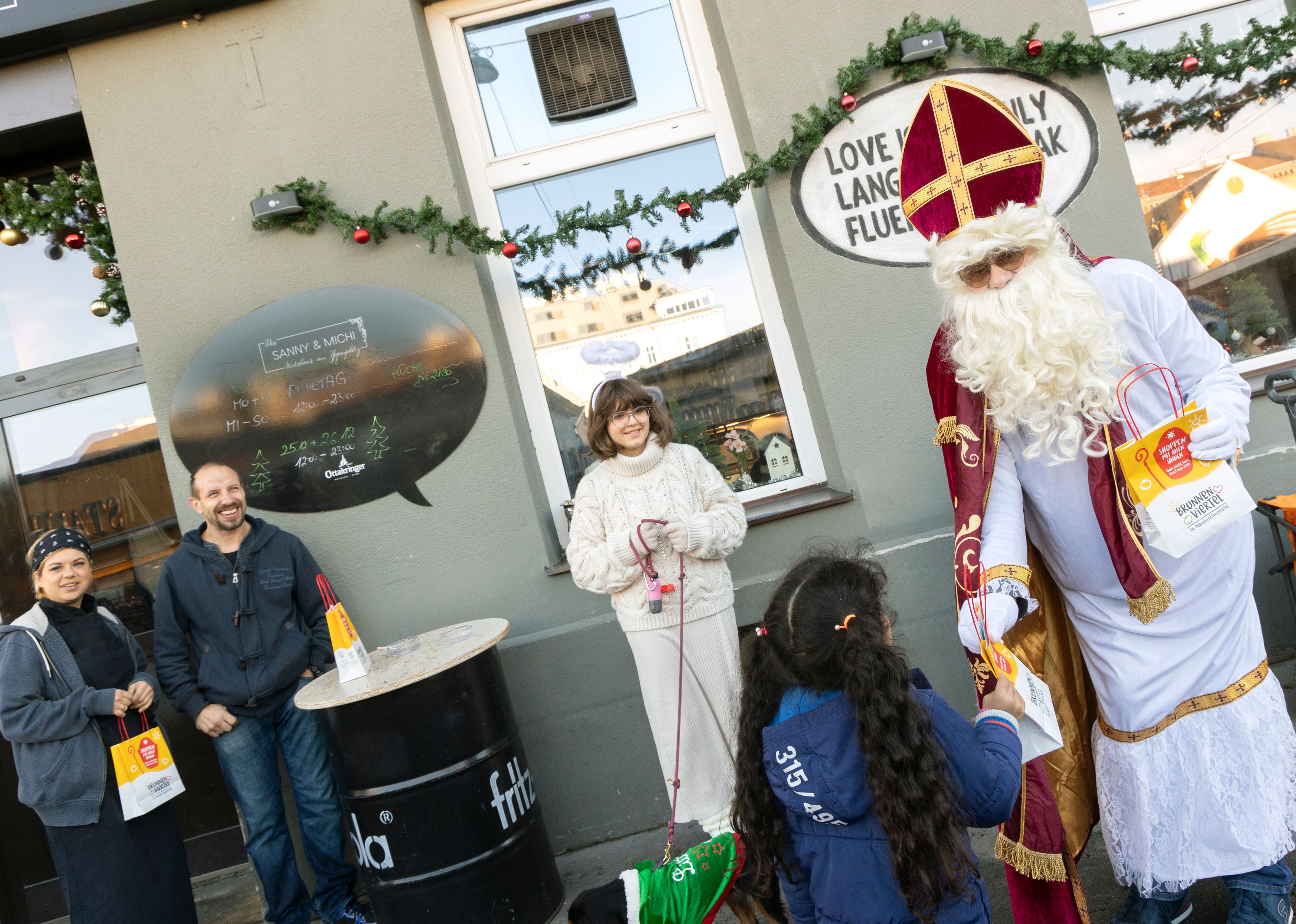 Foto: Triff den Nikolo am Brunnenmarkt 