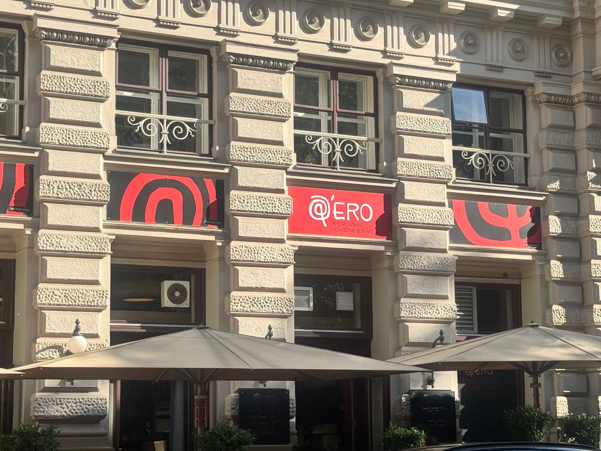 Foto: Qero Außenansicht Lokal von der Straße