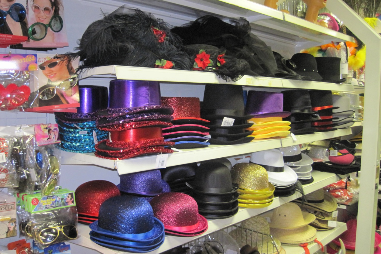 Foto: Faschingshüte und Perücken 