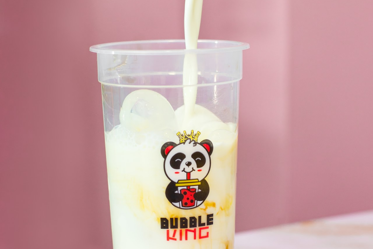 Foto: Zeigt einen Bubble Tea mit einem Panda drauf
