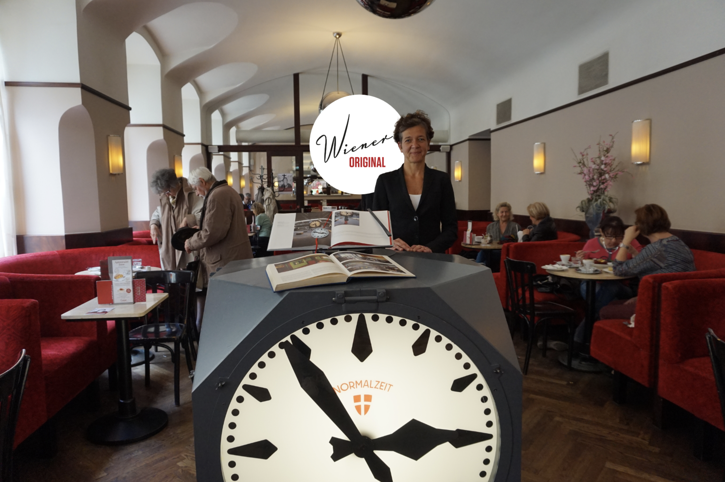 Foto: Zeit für Gemütlichkeit und Kaffeegenuss: Irmgard Querfeld im Café Museum.