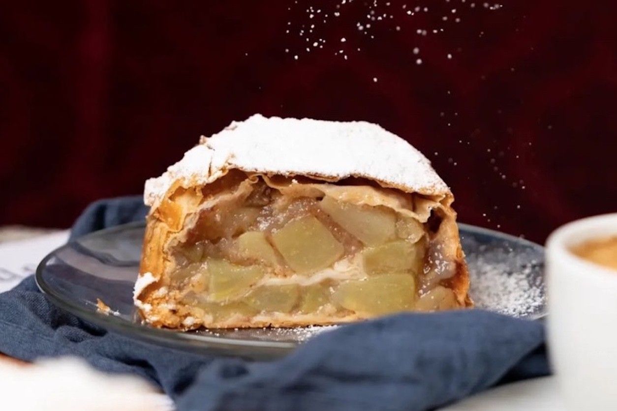 Foto: Apfelstrudel mit Zucker