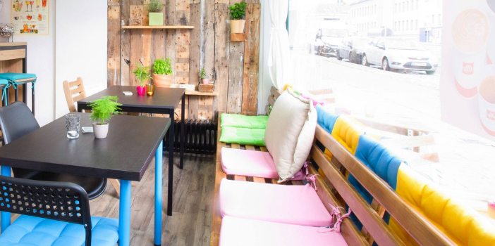 Foto: Sitzbereiche in Jo's Bistro