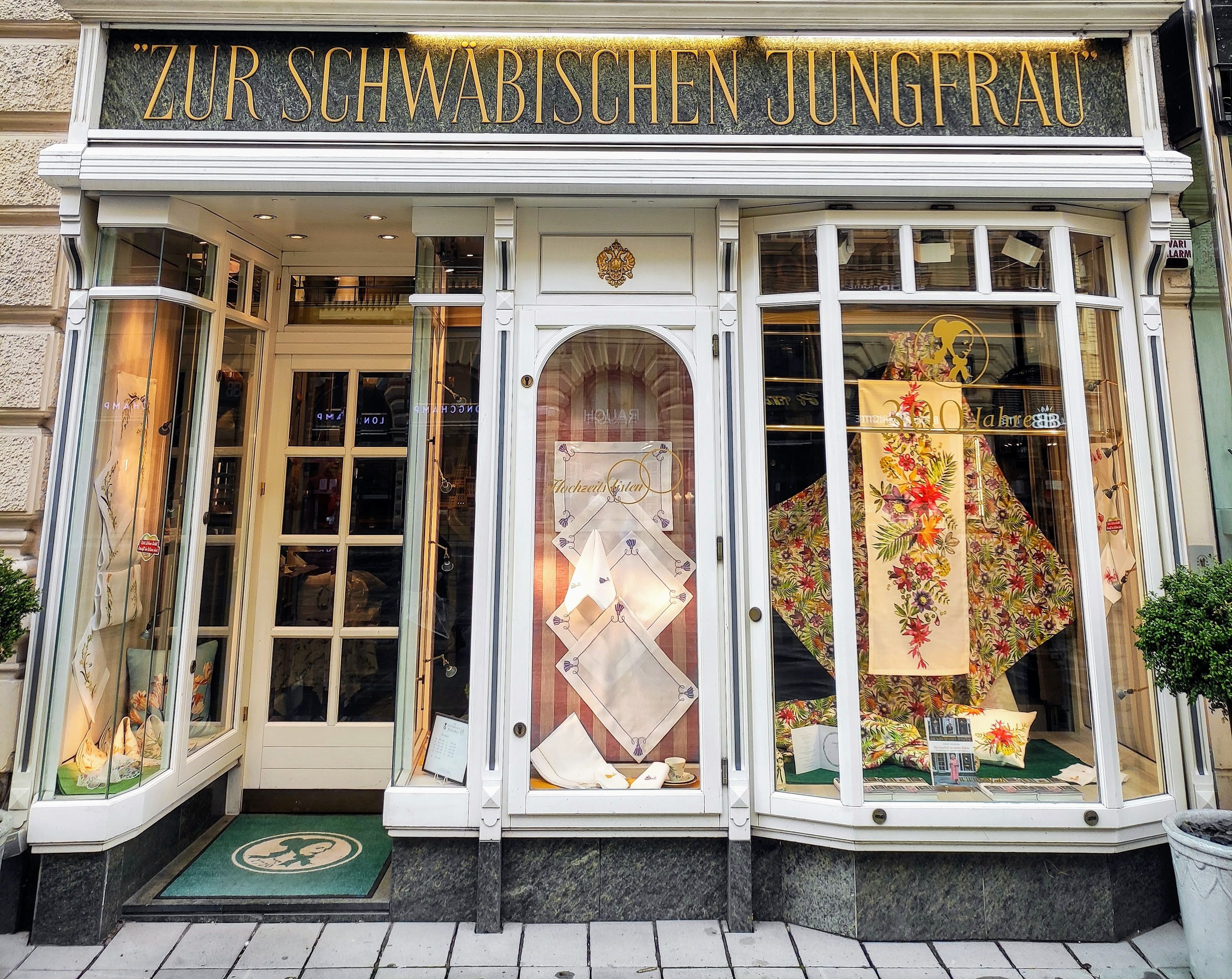 Foto: Außenfassade zur schwäbischen Jungfrau