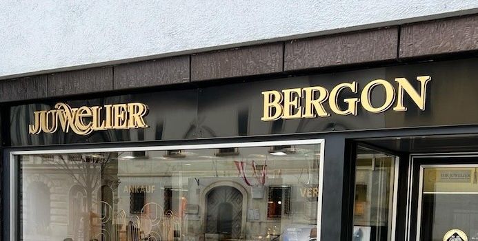 Foto: Verkaufsfassade des Juwelier Bergon