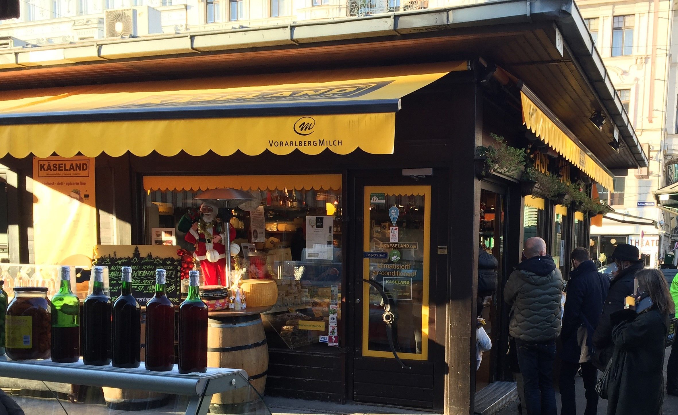 Foto: Geschäft Käseland von Aussen
