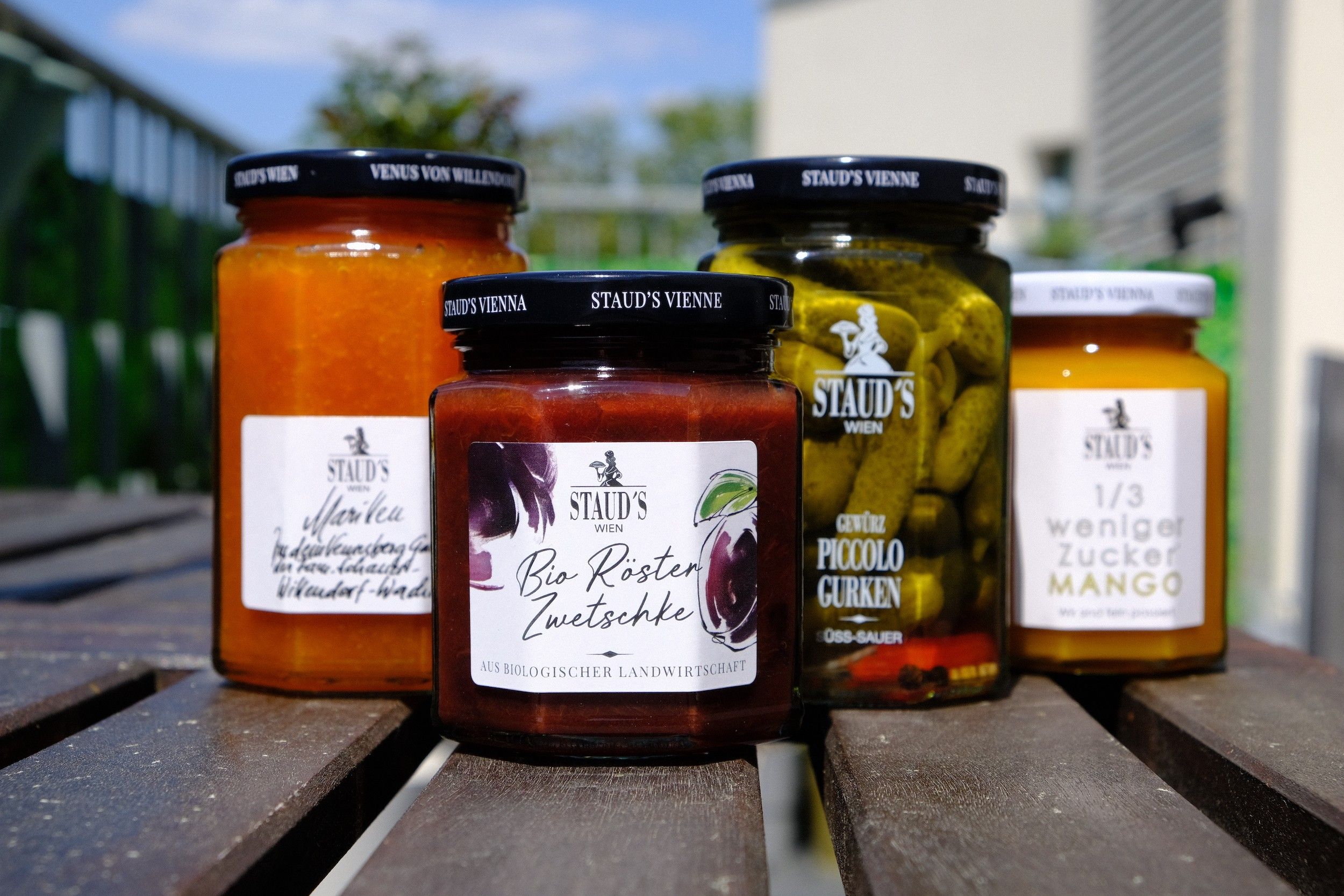 Foto: Gläser mit Staud's Spezialitäten