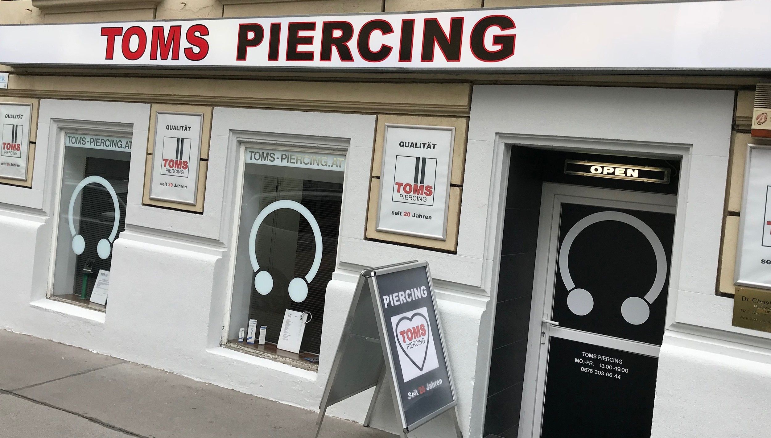 Foto: Geschäftslokal Toms Piercing