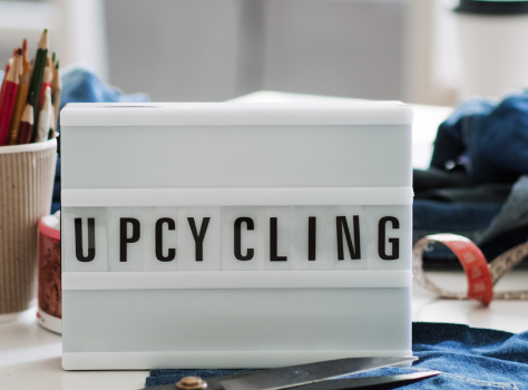 Foto: Upcycling Object mit der Schrift darauf